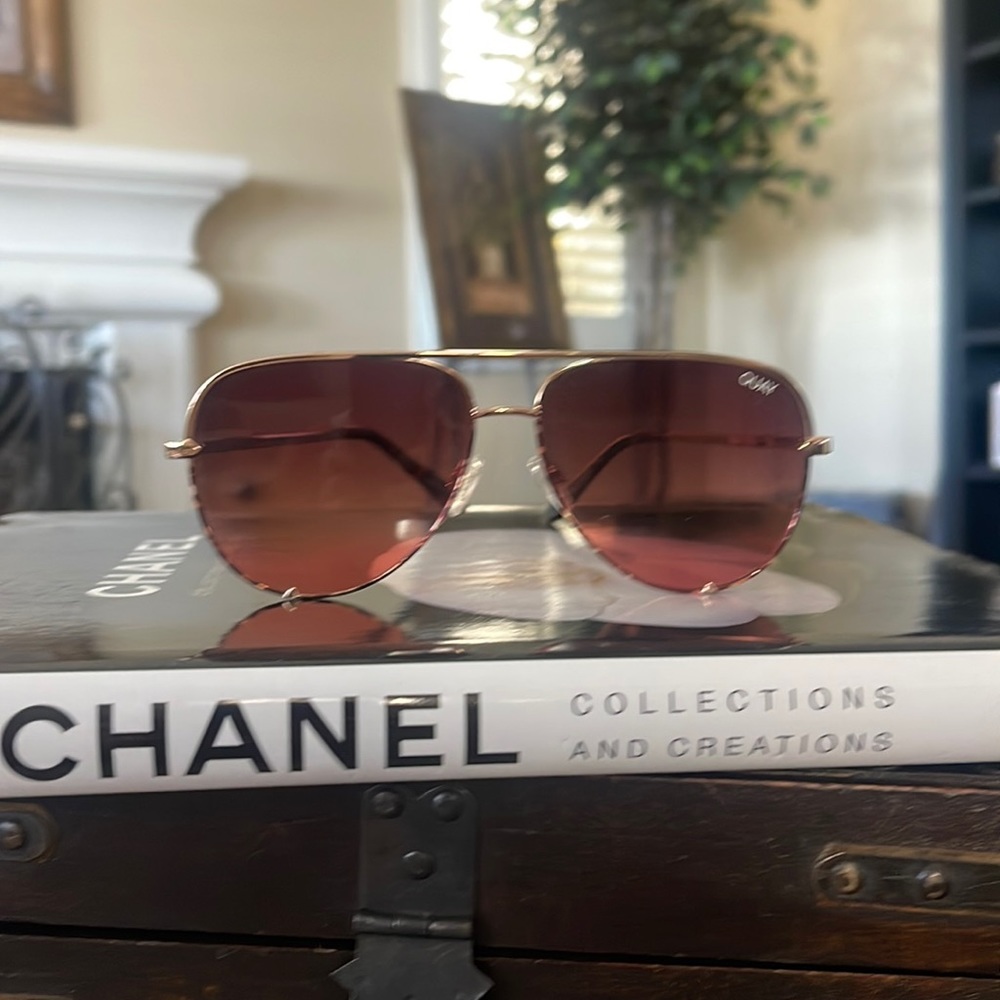 Quay gold rose tone aviators